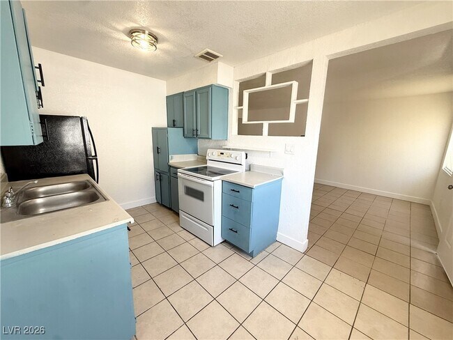 Photo - 2030 Sunrise Ave Unit 2