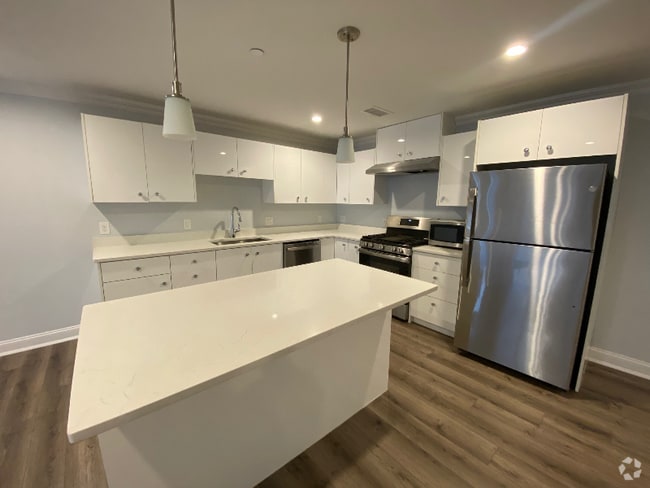 Building Photo - 71 Legacy Blvd Unit 206 Rental