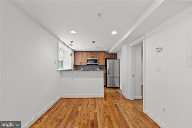 Photo - 739 Newton Pl NW