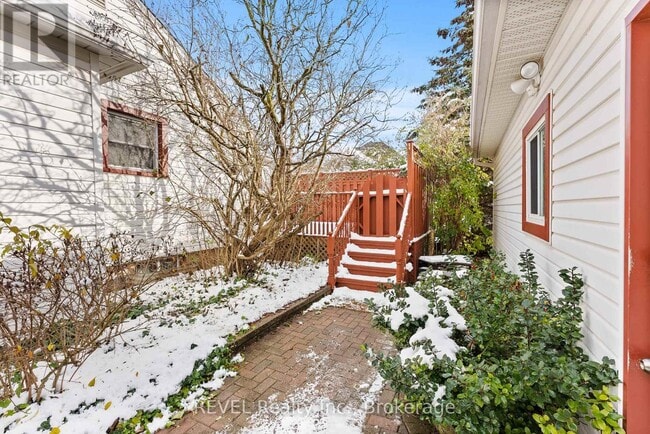 Photo - 7962 Booth St