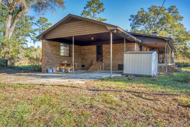 Photo - 5 bed 2.5 bath home with acreage