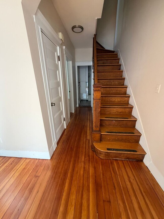 140 Brooks St