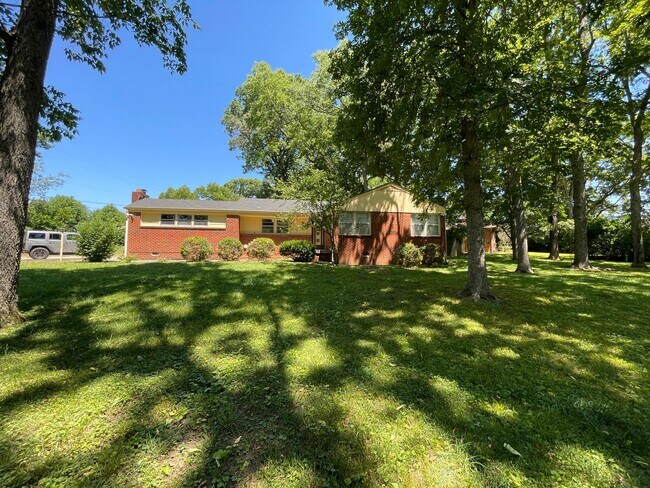 Building Photo - Beautiful Home located on .53 Wooded Corner Lot.