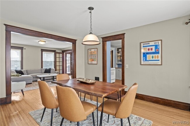 Photo - 365 W Utica St