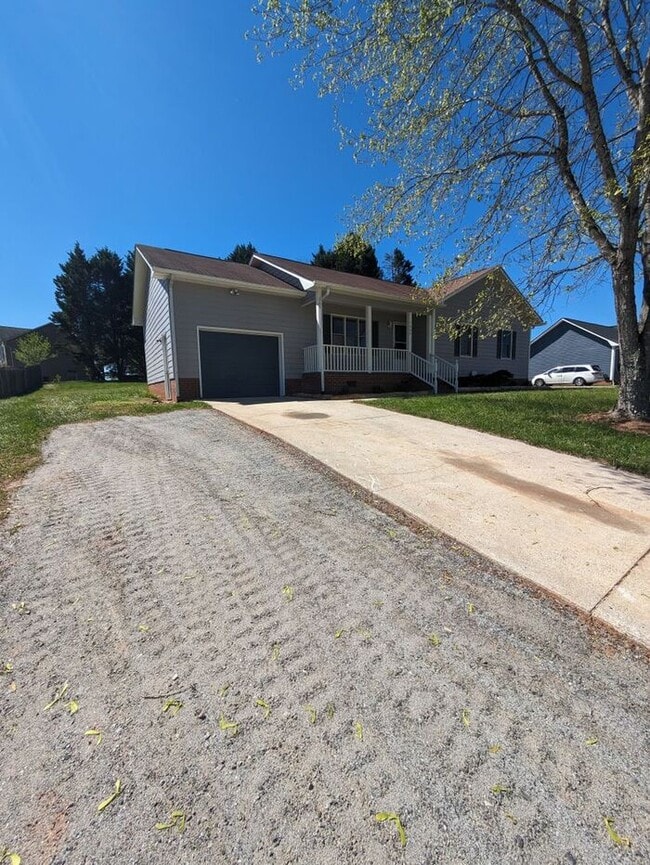 3BD/2BA Single Family Home in Conover, NC! - 3BD/2BA Single Family Home in Conover, NC!