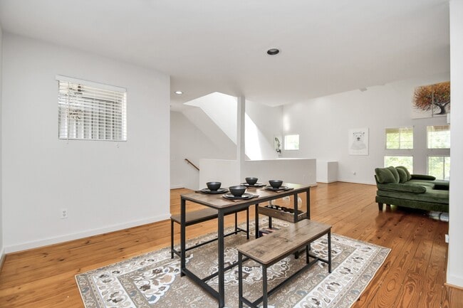 Photo - 1806 Drew St