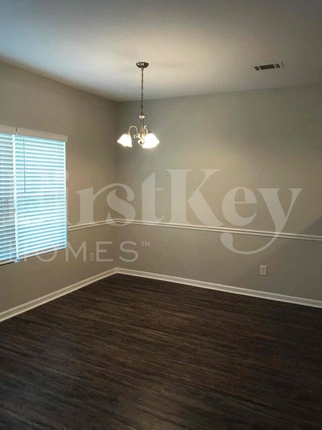 Photo - 5048 Pioneer Pkwy