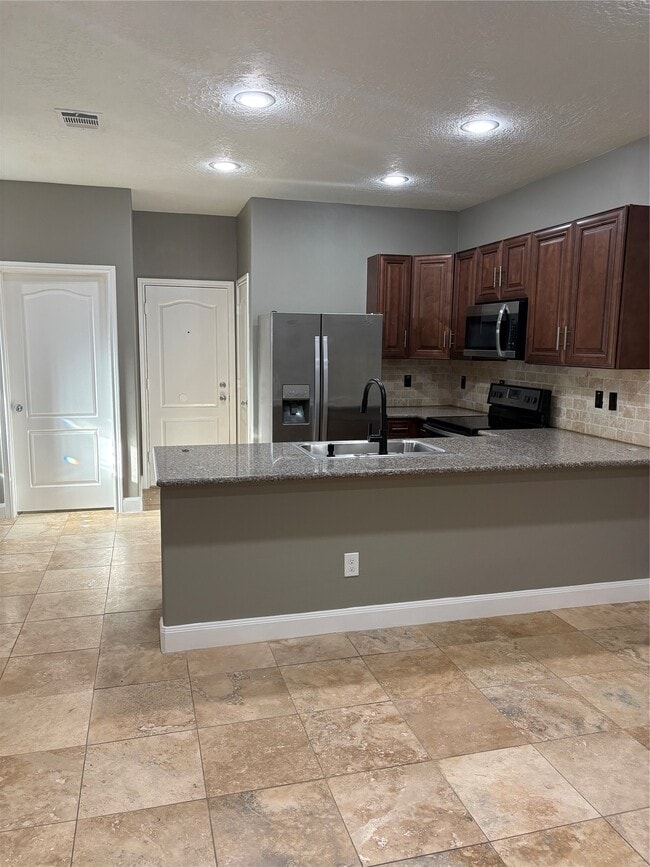 Photo - 307 Covecrest Dr