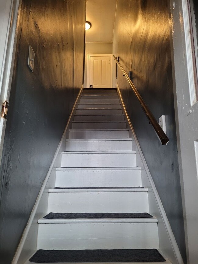 Photo - 421 W King St Unit B