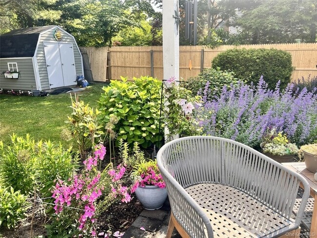 Photo - 49 Fanning Ave