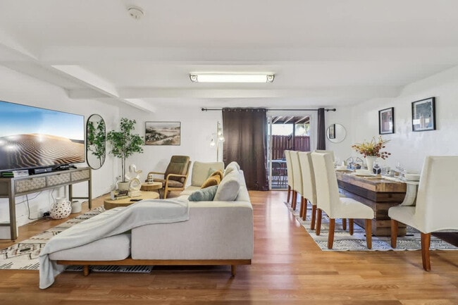 Building Photo - 609 Carlsbad St Unit ID1465029P