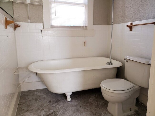 Photo - 402 N Augusta St