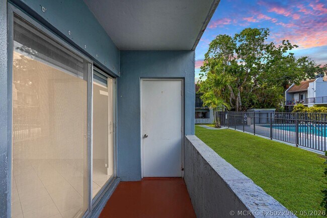 Photo - 9227 SW 87th Ave Unit B1