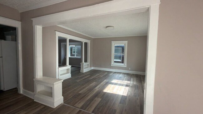 Photo - 853 N Parker Ave