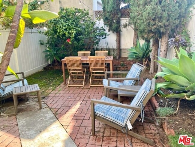 Photo - 1727 1/2 Malcolm Ave