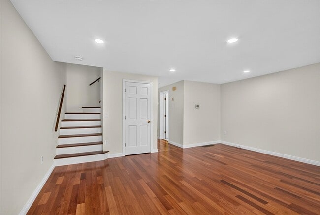 Photo - 128 Parker St