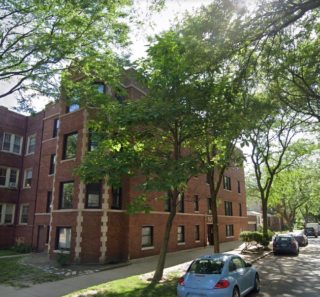 Building Photo - Spacious 2 Bed/1 Bath In Andersonville Unit 1705C-2W