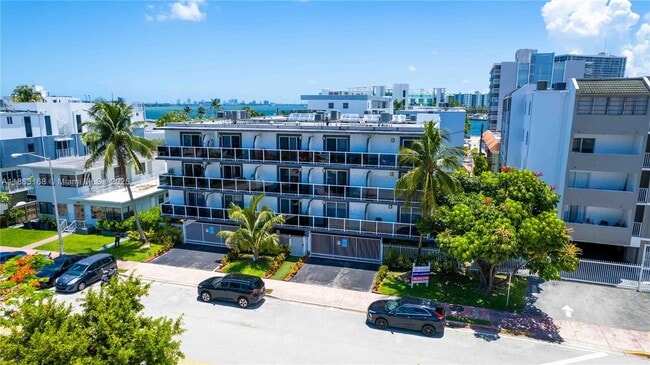 Building Photo - 1986 Biarritz Dr Unit 307 Rental