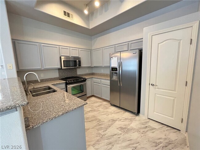 Photo - 2305 W Horizon Ridge Pkwy Unit 2121