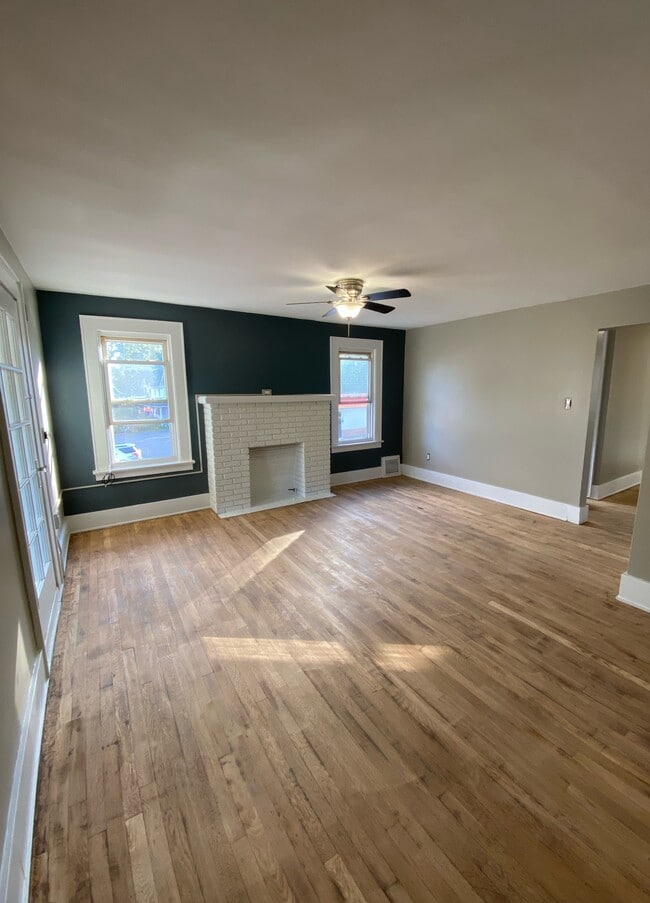 Building Photo - 1806-1812 4th St Unit 1810
