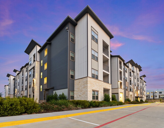 Photo - The Pointe at Bayou Bend