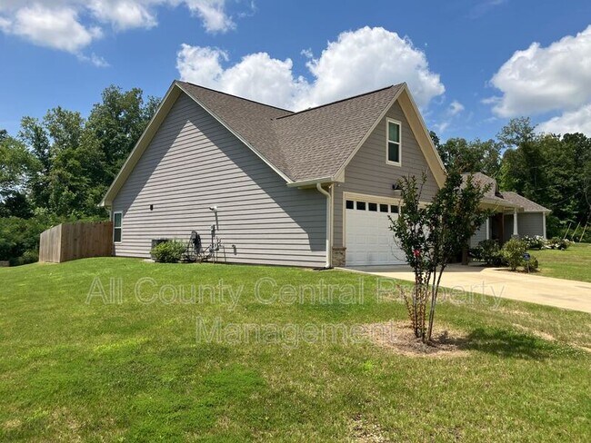 3870 Barton Ln