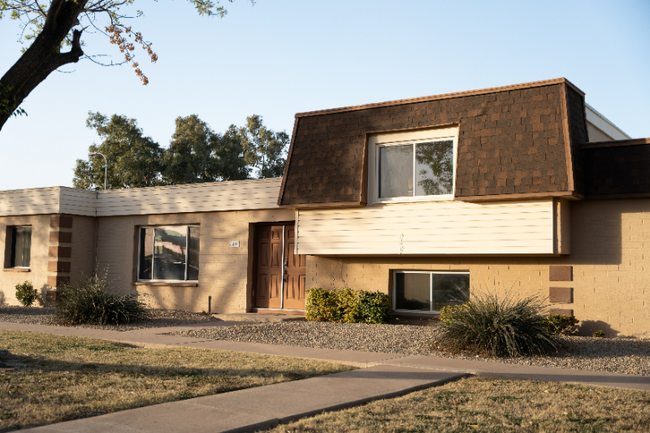 Photo - 8410 E Chaparral Rd Townhome