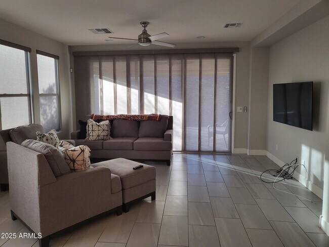 Photo - 3904 Goldmine Cyn Wy