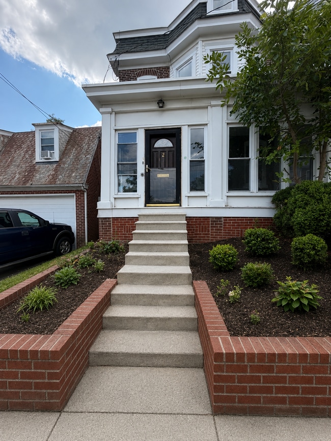 Photo - 2 W 25th St