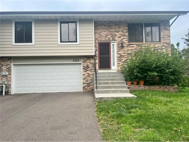 Building Photo - 2228 Oregon Ct