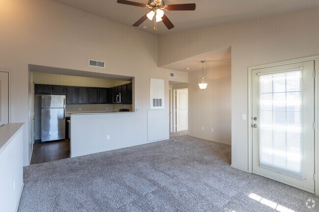 1BR, 1BA - 739 SF