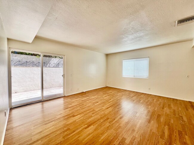 631 Harvard Ave N Unit 1