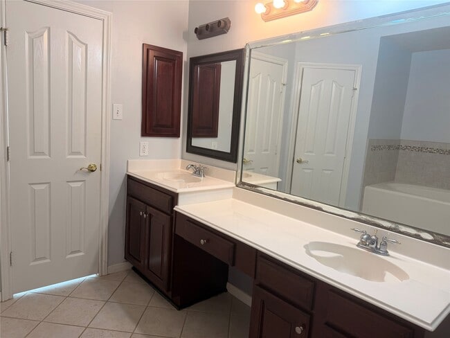 Photo - 11308 Madison Ct