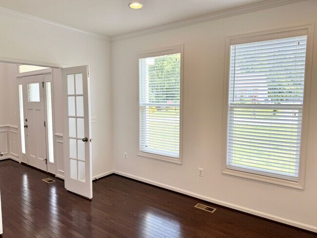 Photo - CLOSE TO BROOKE POINT VRE - LARGE ACREAGE HOME - STAFFORD- BASEMENT KITCHENETTE