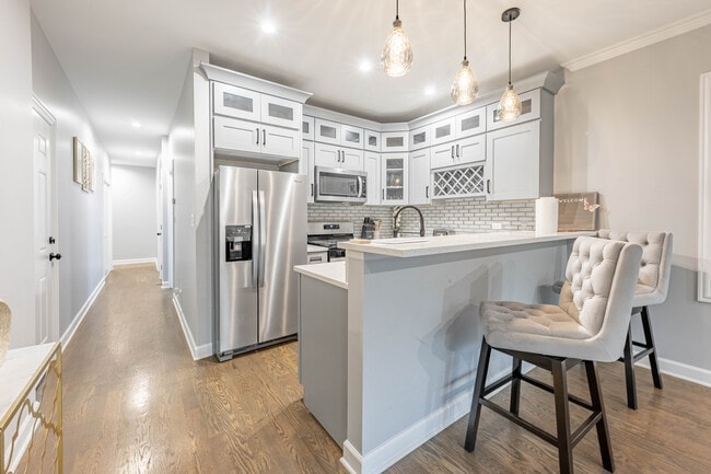 Photo - 4634 S Langley Ave Unit 2