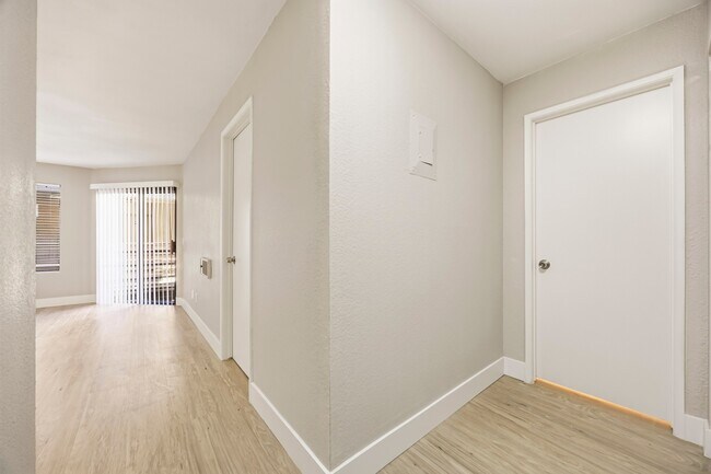 Chamoune Senior Apartments