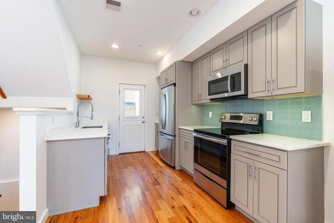 Photo - 1719 Erdman St