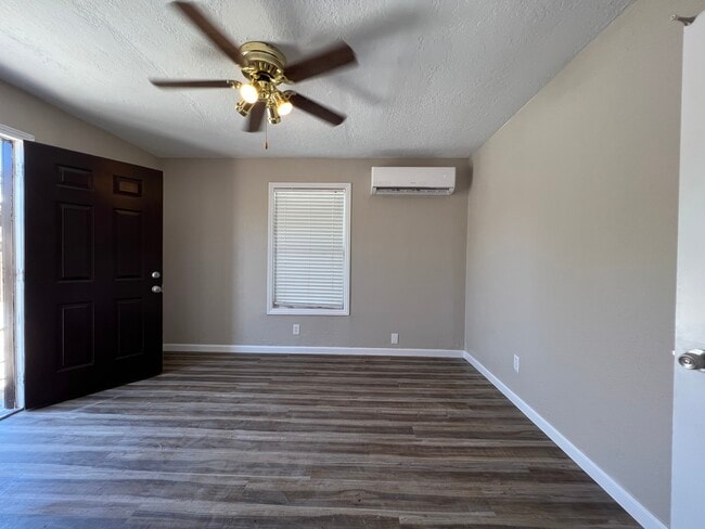 Photo - 283 W Pinedale Ave