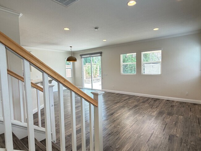 Photo - Beautiful Updated 3 bedroom home