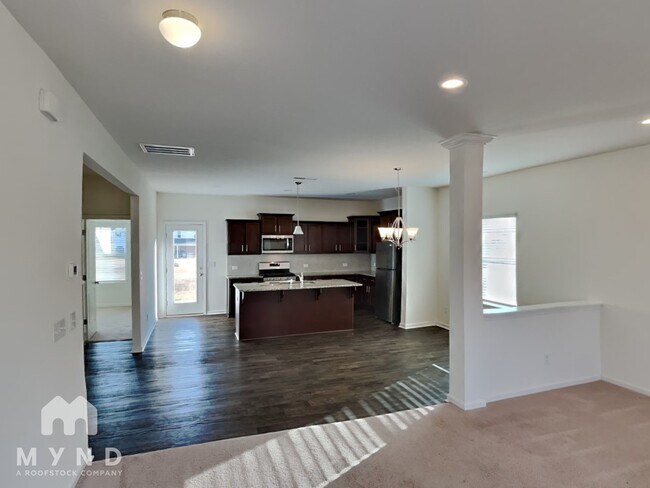 Photo - 2015 Creeks Landing Dr