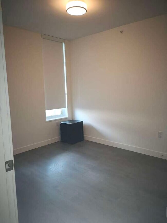 Photo - 5051 Imperial St