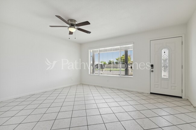 Photo - 2002 N 47th Ave