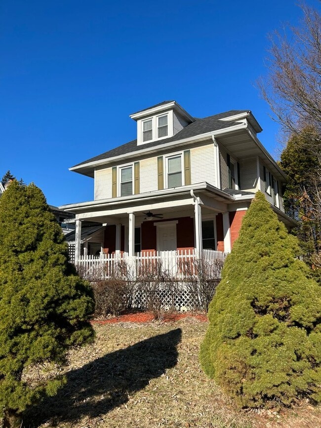 Photo - 231 E Park Ave