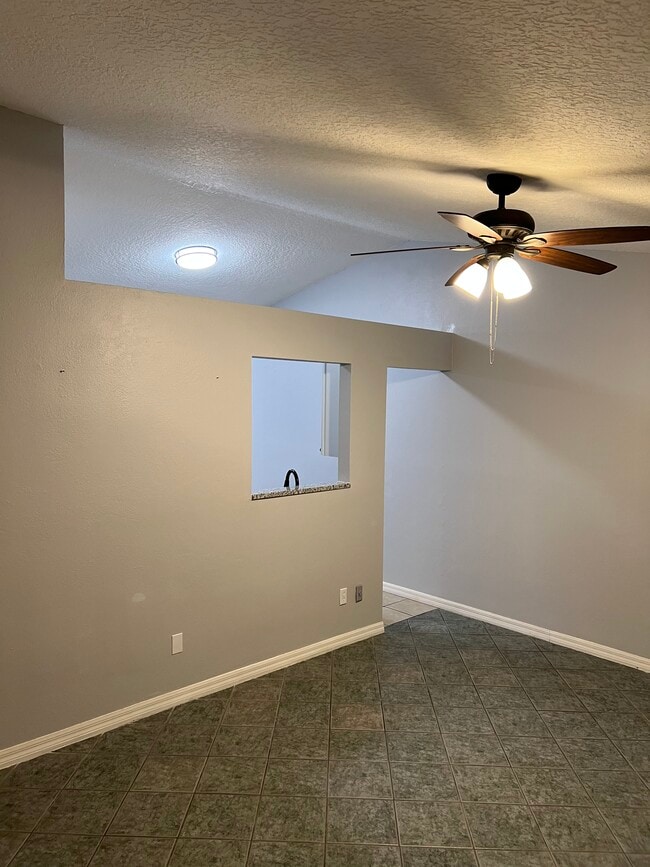 Photo - 10128 Portale Ave