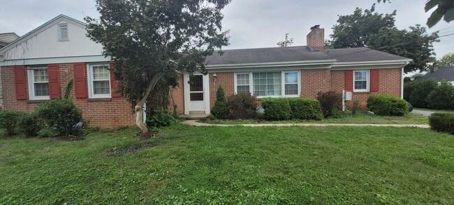 Building Photo - 4 bedroom 1.5 Bathroom home in Leola
