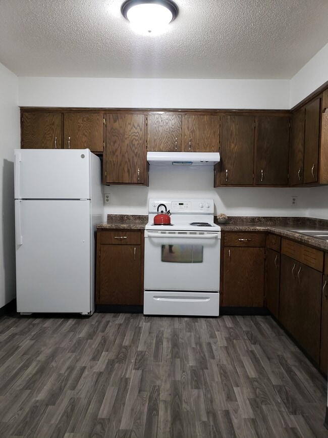 2 Bed, 1 Bath $879, Available July 22 - North Ridge