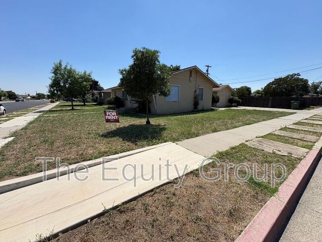 Photo - 495 N Perry Ave