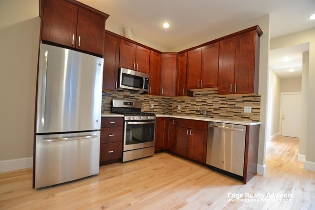 Photo - 45 Pratt St Unit 1