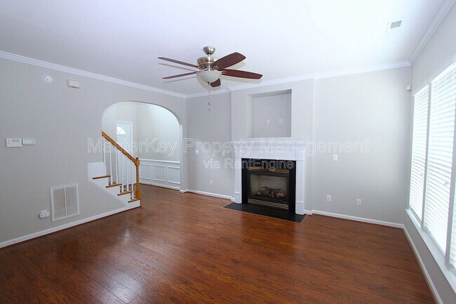 Photo - 2021 Betry Pl