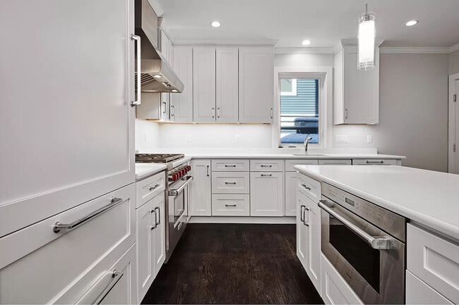 Building Photo - 57 Hurley St Unit 1